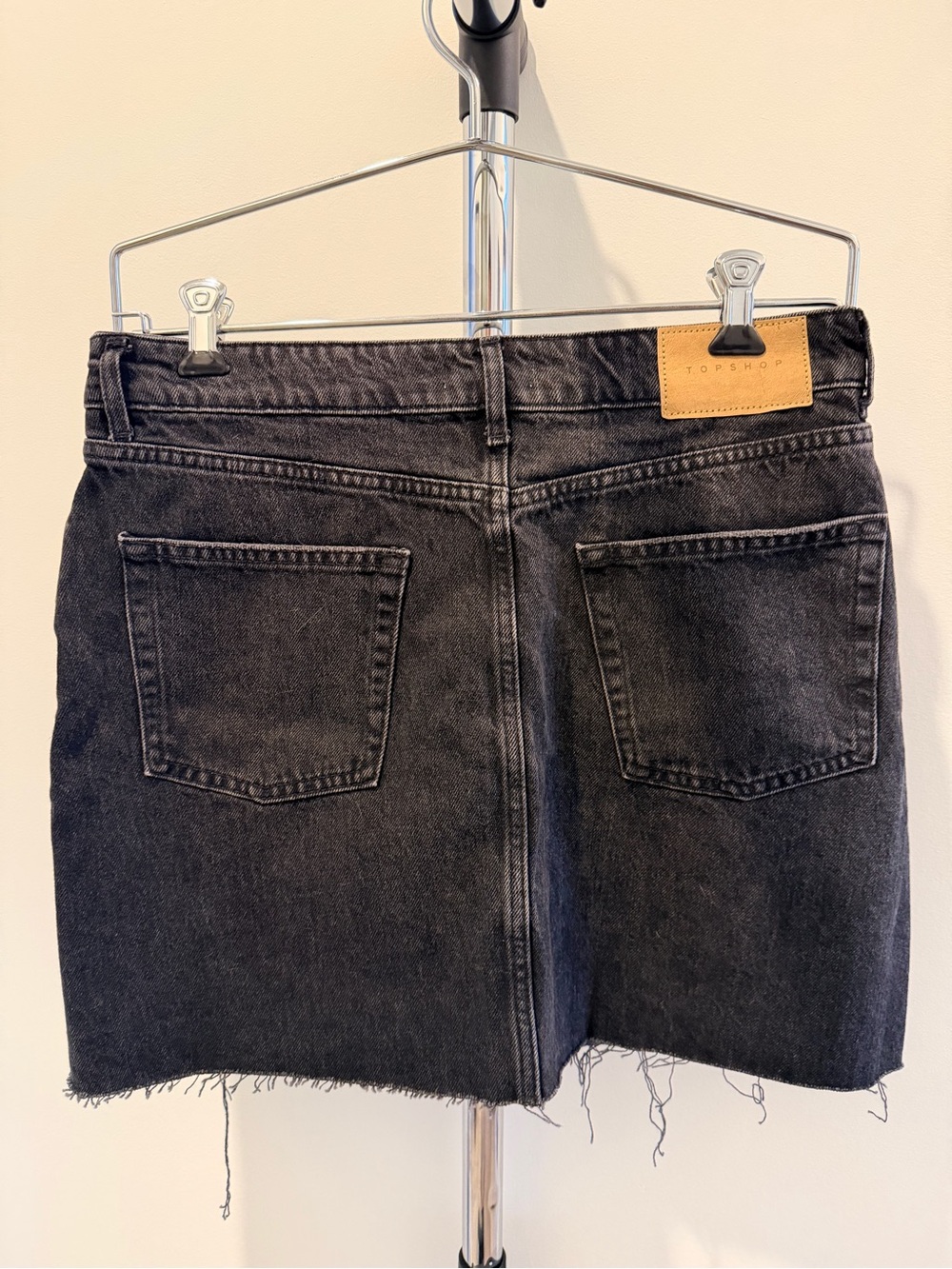Topshop Black Denim Raw-Hem Shorts - Picture 4 of 5